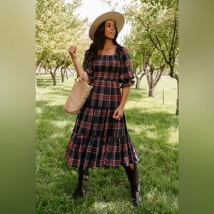 Ivy City Co Madeline Dress in Holiday Navy Plaid Smocked Midi Dress Size…